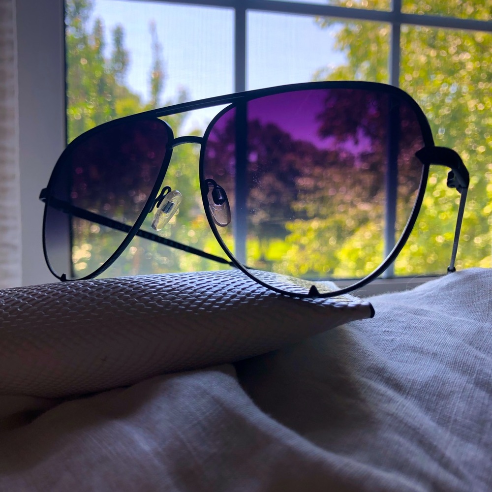 QUAY AUSTRALIA SUNGLASSES with Case!